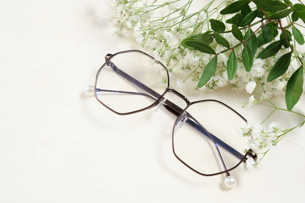 Photoshoot of Fossil Prescription Glasses with light background